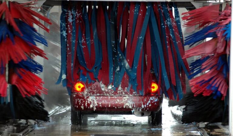 Utiliser des nettoyants pour l’intérieur des voitures